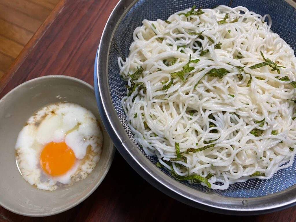 温泉卵そうめん