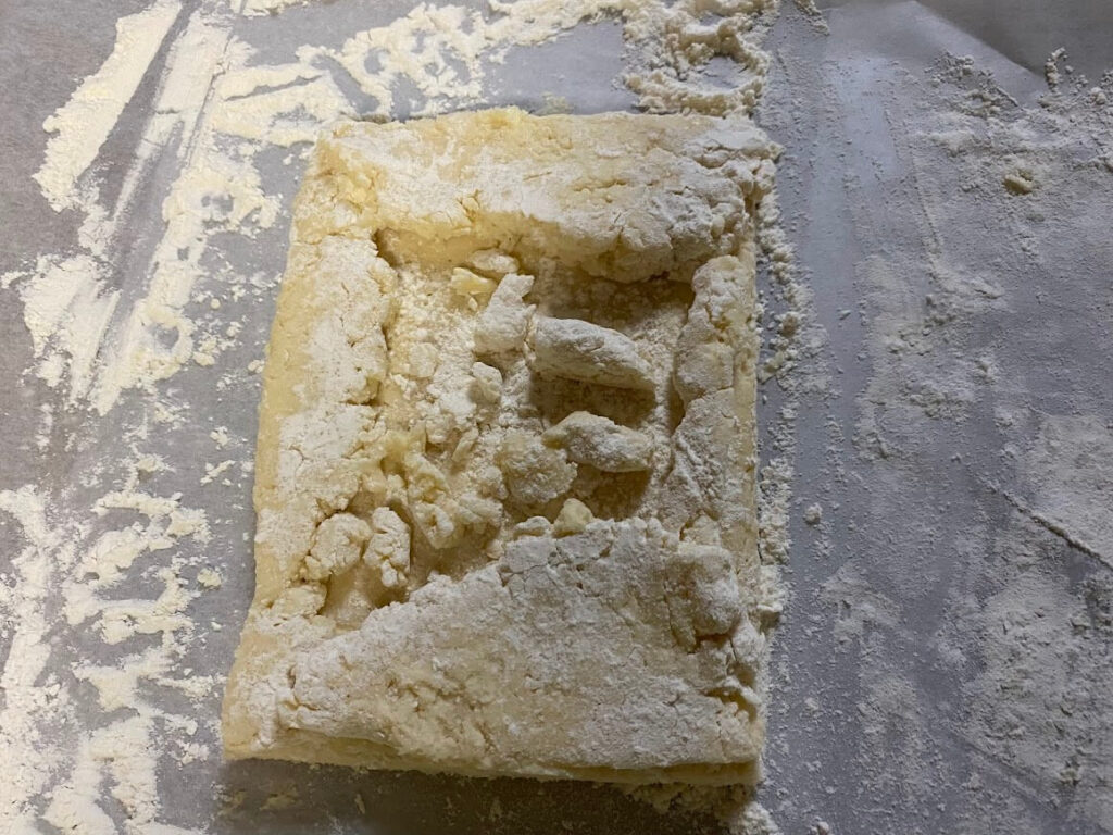 生地を重ねる1